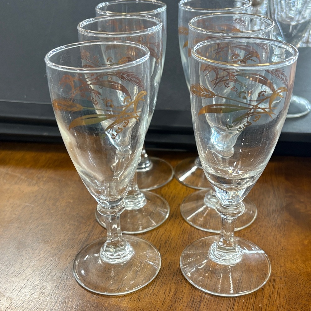 Cordial Sherry Glasses With Gold Wheat Design And Gold Rim. Set of 6